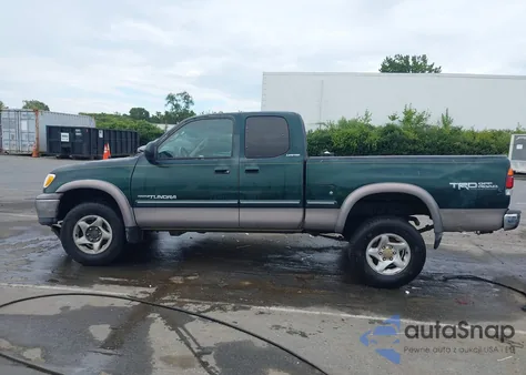 2001 Toyota Tundra Ltd V8 from USA, damaged, VIN 5TBBT48151S203655